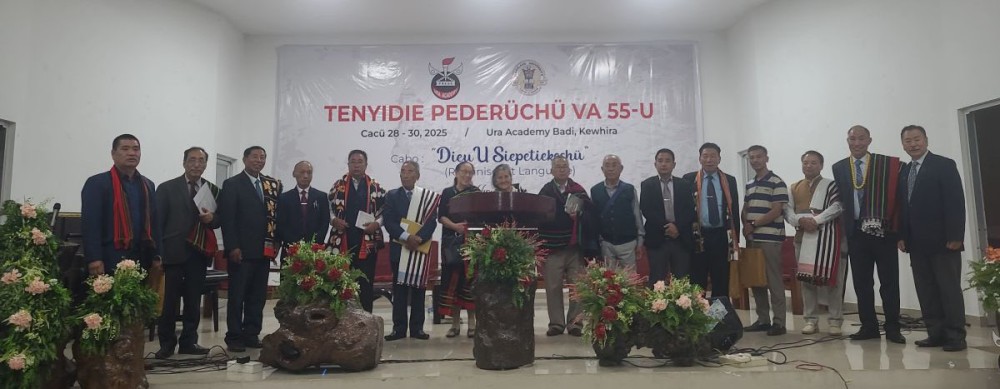 Dr Shurhozelie Liezietsu and others during Ura Academy 55th Annual Tenyidie Seminar in Kohima on may 28. (Morung Photo)