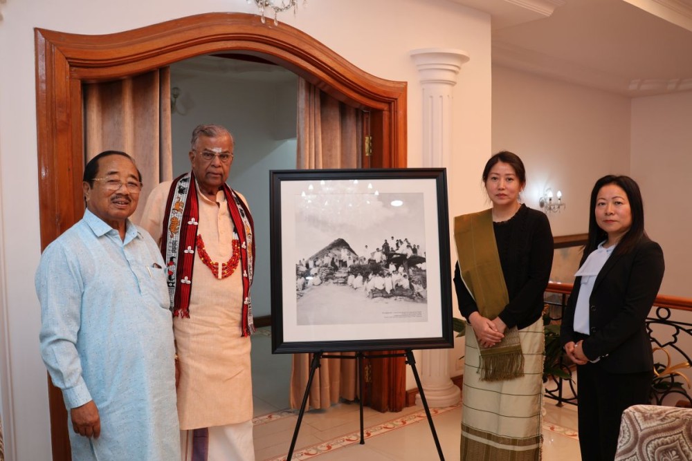 DIPR Nagaland presented a “rare historical photograph” to the Governor of Nagaland, La Ganesan, at Raj Bhavan, Kohima on June 4.