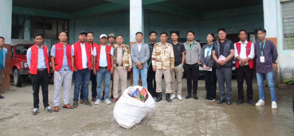 L Chinglem Konyak, EAC (Hq) Zunheboto along with others on June 16 at DC Office Zunheboto. (Morung Photo)