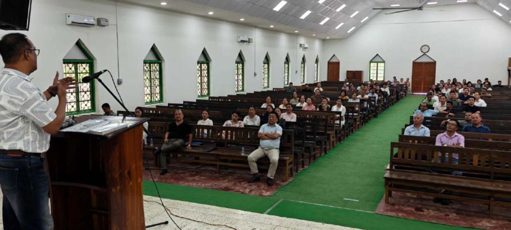Samuel Das, Regional PF Commissioner-II, Special State Office, Dimapur addresses the district outreach programme ‘Nidhi Aapke Nikat’ at Patkai Christian College (Autonomous) on July 28. (Photo Courtesy: EPFO Dimapur)