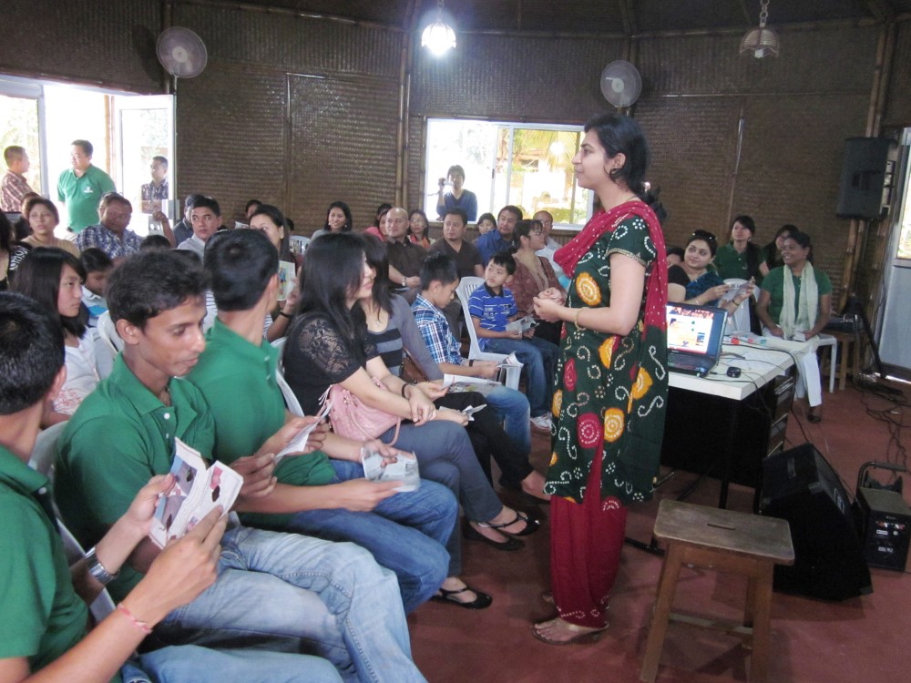 Divya Karan, education development manager from ‘idiscoveri’ seen interacting with parents during the orientation programme on Saturday, April 2. (Morung Photo)