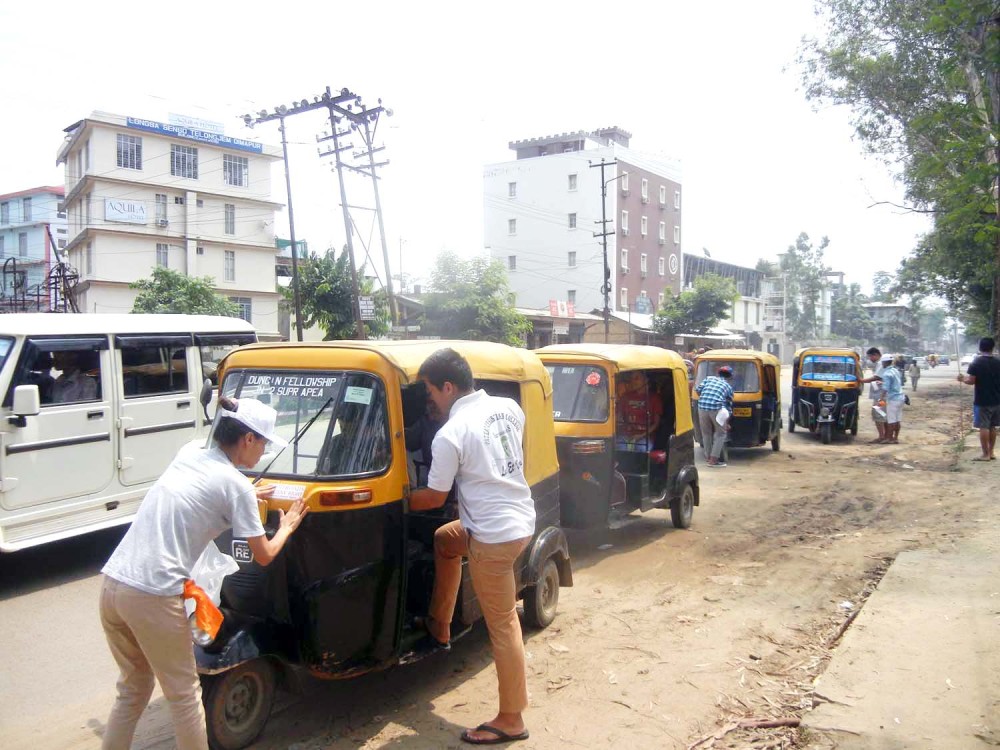 Volunteers during the CCN ‘Campaign for Good Roads’ in Dimapur on May 14.