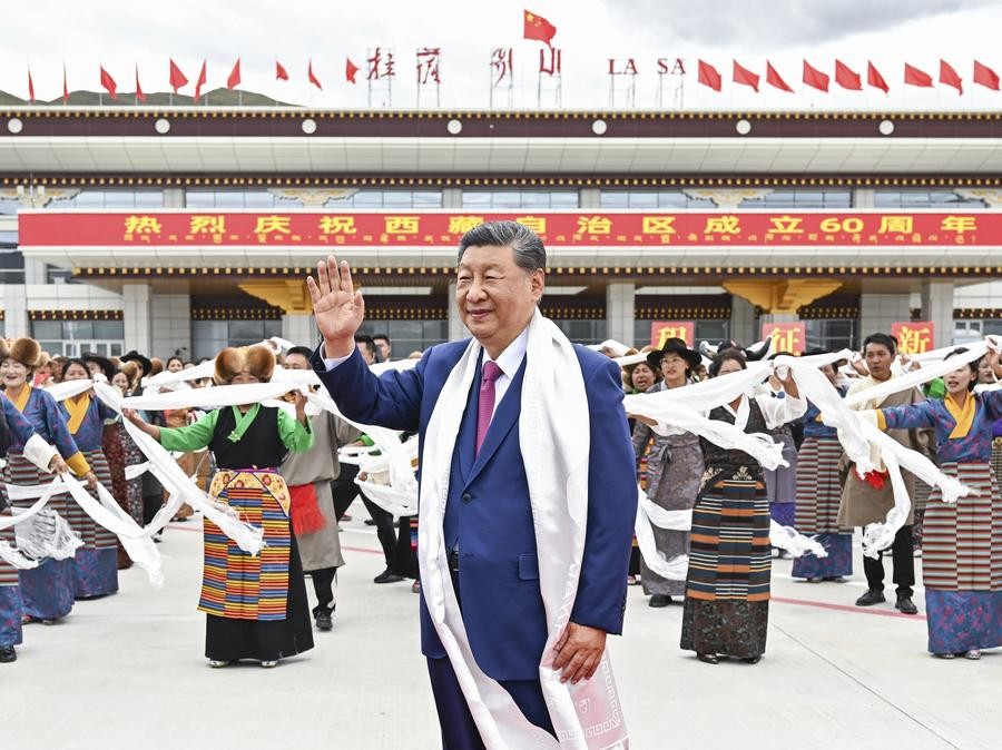 Chinese President Xi Jinping, also General Secretary of the Communist Party of China Central Committee and Chairman of the Central Military Commission, waves to people upon his arrival in Lhasa, southwest China's Xizang Autonomous Region, August 20, 2025 (Image courtesy: Xinhua news agency)