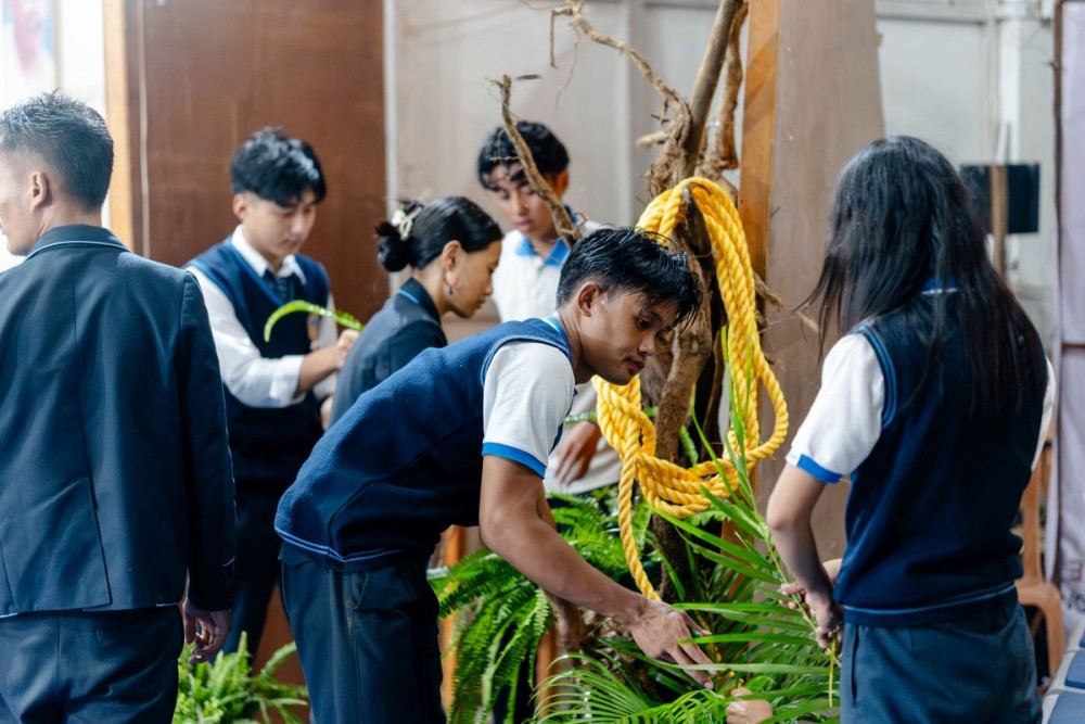 The Eco Club, Creative Arts Club and Fine Arts Club of Fazl Ali College jointly organised a Stage Arrangement Workshop on Saturday under the theme “Celebrating Nature with Creativity.”