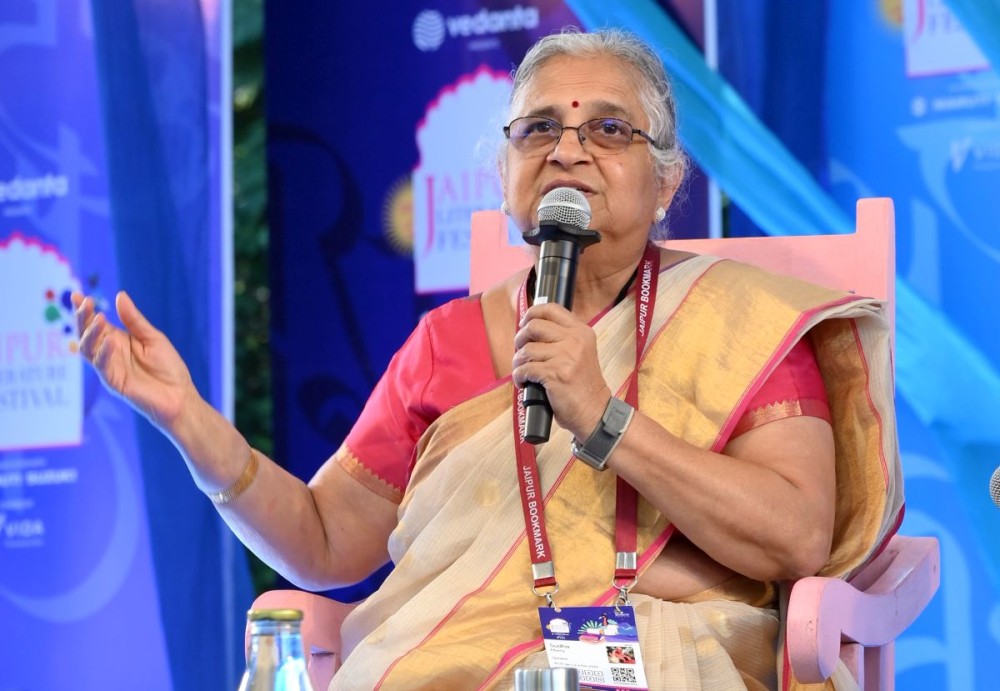 Chairperson of 'The Murty Trust' and renowned author Sudha Murthy speaks at the Jaipur Literature Festival in Jaipur on Thursday, January 30, 2025. (Photo: IANS/Ravishankar Vyas)