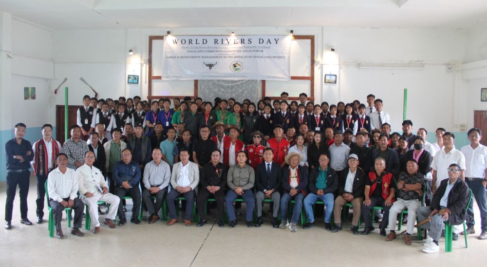 L Chinglem Konyak, Extra Assistant Commissioner along with others at Zunheboto on September 27. (Morung Photo)