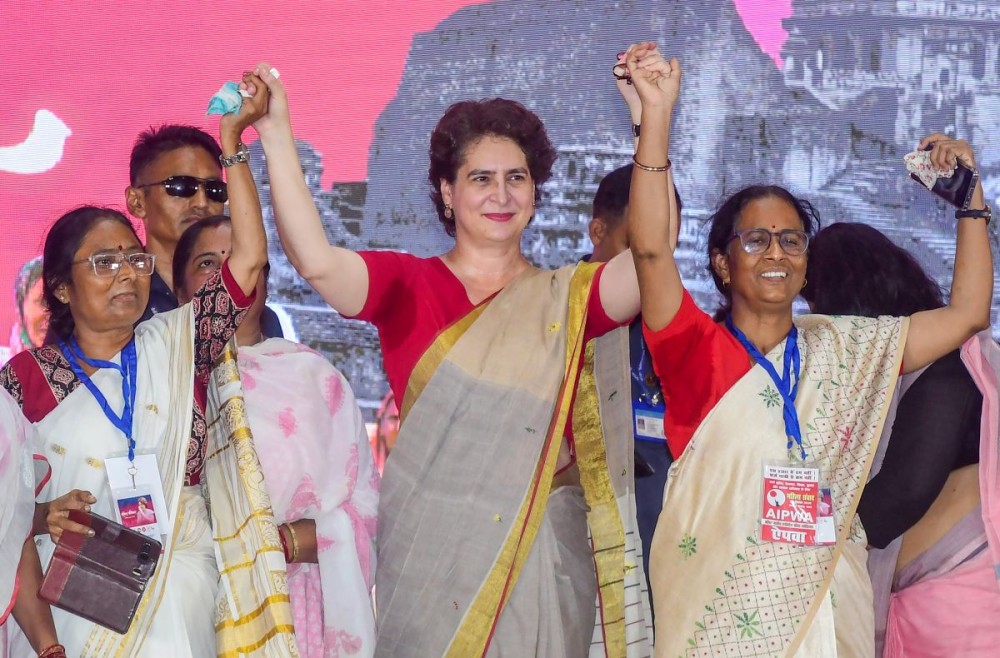 Patna: Congress MP Priyanka Gandhi Vadra attends the 'Shakti Adhikar' programme organised by the Bihar Youth Congress at Sadakat Ashram in Patna, Friday, September 26, 2025. (Photo: IANS/X/@IYCBihar)