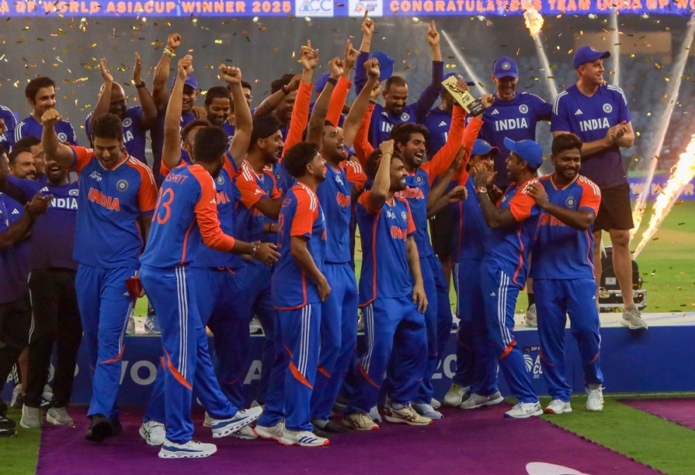 Dubai: Team India celebrates after winning the Asia Cup cricket final against Pakistan at Dubai International Cricket Stadium, United Arab Emirates, Sunday, Sept. 28, 2025. (IANS/Biplab Banerjee)