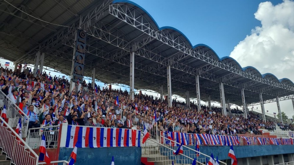 Raised & Ratified: Attendees raise their hands to endorse NDPP’s full merger with the Naga People’s Front at the NPF General Convention held at Indira Gandhi Stadium, Kohima on October 21. (Morung Photo)
