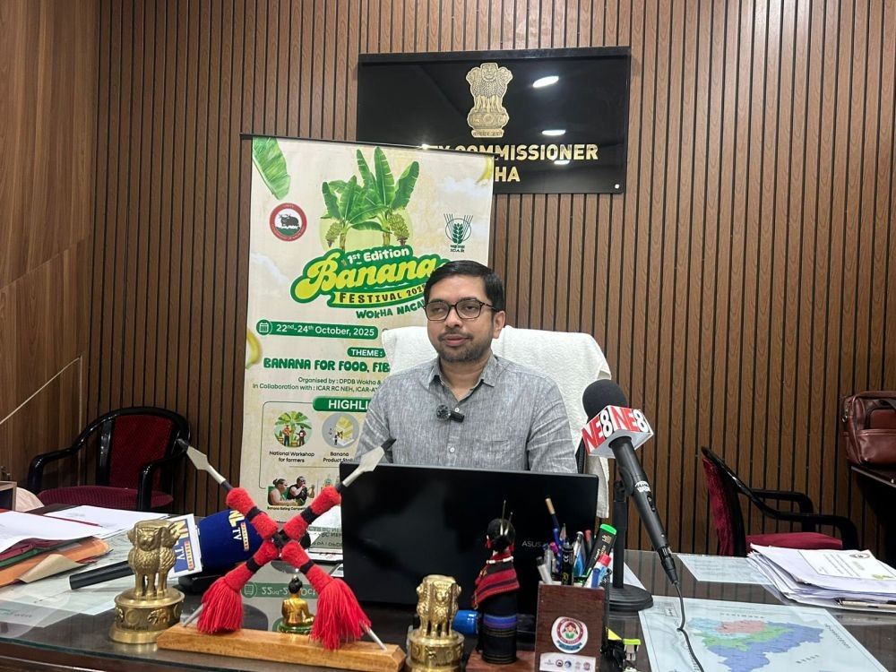Vineet Kumar, Wokha DC addressing the media at the press conference in Wokha on October 18.