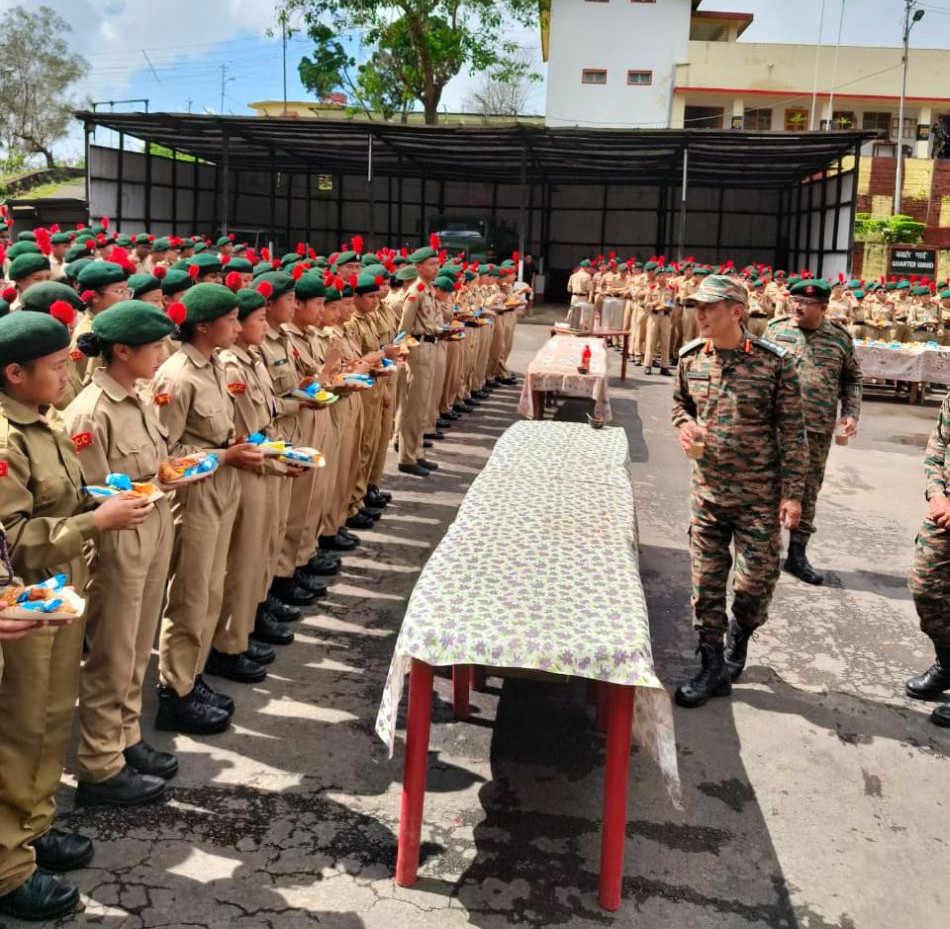 Colonel Shenjamo Ngullie, Officiating Group Commander, Kohima Group interacts with the NCC cadets attending the Combined Annual Training Camp at the Assam Rifles Complex, Wokha on October 7. (Image Courtesy: PRO & Spokesperson Defence)