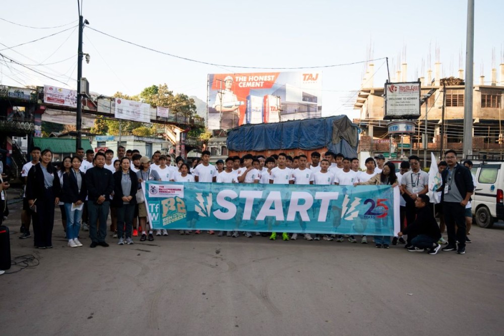 Officials with participants of 3rd Run to Reforest in Kohima on October 25. (Morung Photo)