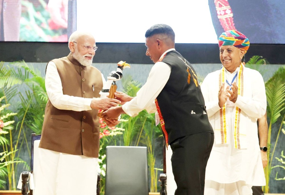 Menphong, a farmer from Mon, was felicitated by the Prime Minister for his contribution to agriculture during the special Krishi programme in New Delhi on October 11. (PIB Photo)