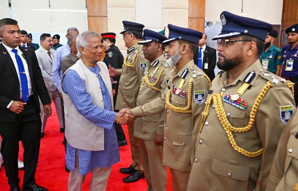 Chief Adviser to the Government of Bangladesh, Muhammad Yunus, shakes hands with a police officer during the inauguration of the three-day Police Week 2025 at Rajarbagh Police Lines in Dhaka, Tuesday, April 29, 2025. (IANS Photo)