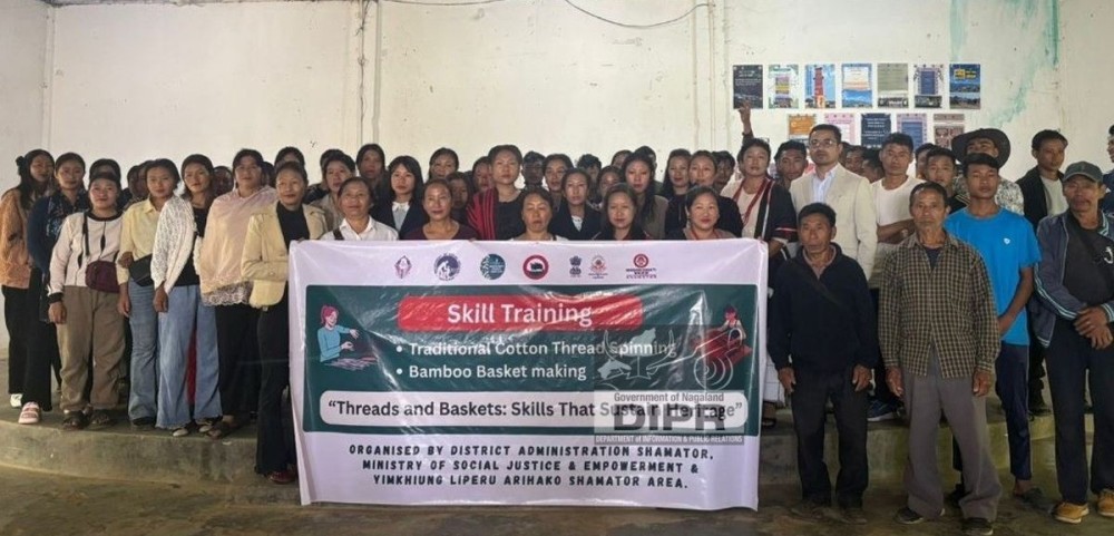 Officials from District Administration, Shamator and participants during the training on life skills held at Shamator on October 22. (DIPR Photo)