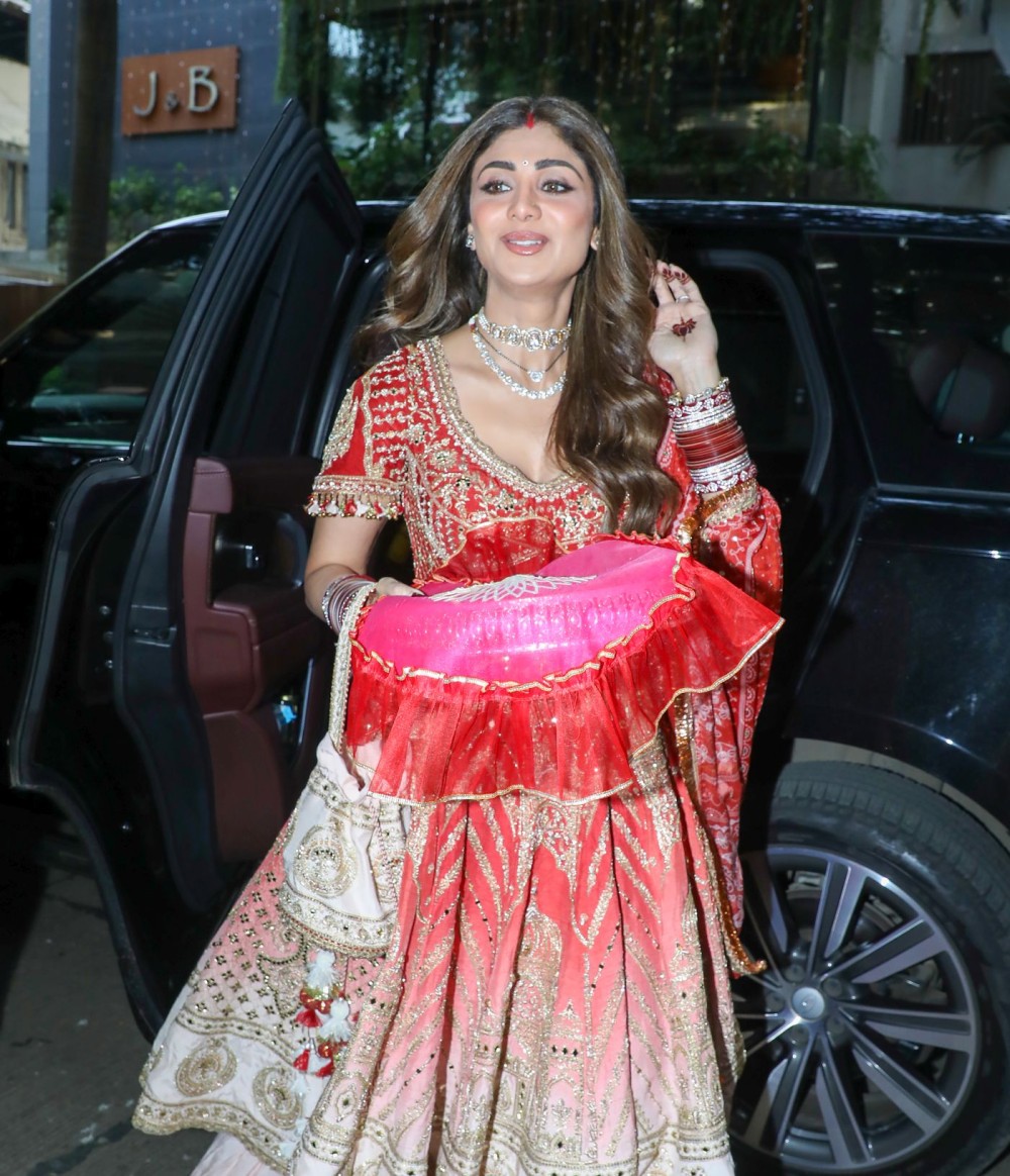 Mumbai: Actress Shilpa Shetty at Anil Kapoor’s residence to celebrate Karva Chauth in Mumbai on Thursday, October 10, 2025. (Photo: IANS)