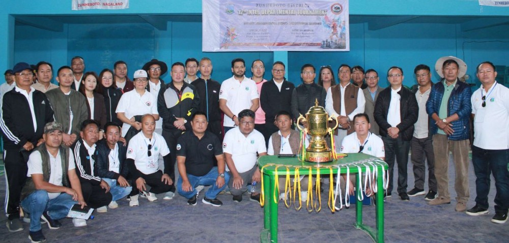 Head of Department Zunheboto along with the organizing team at DSCZ Indoor Stadiumon October 29. (Morung Photo)