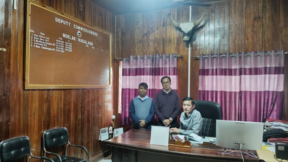MYBharat official with Deputy Commissioner of Noklak. (Photo Courtesy: DYO, MYBharat Tuensang)