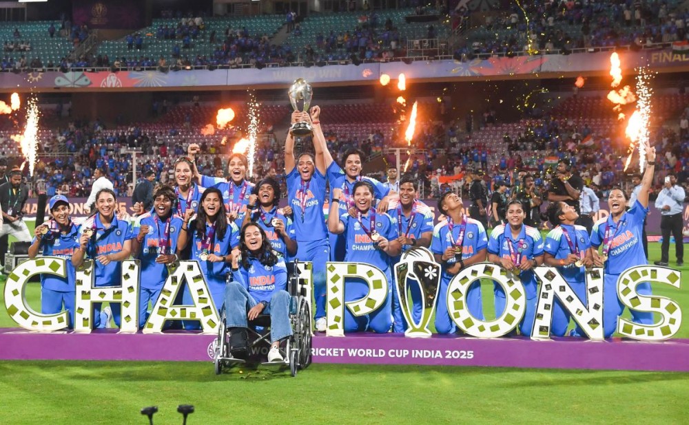 Navi Mumbai: India’s players celebrate with the trophy during the presentation ceremony after winning the ICC Women’s World Cup 2025 at DY Patil Stadium in Navi Mumbai on Monday, November 3, 2025. (Photo: IANS)