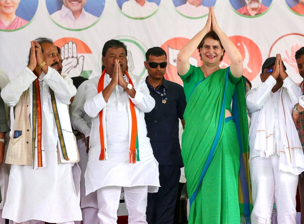 Katihar : Congress General Secretary Priyanka Gandhi Vadra during a public meeting for the Bihar Assembly Election in Kadwa, Bihar, Friday, November 8, 2025. (IANS/X/@priyankagandhi)