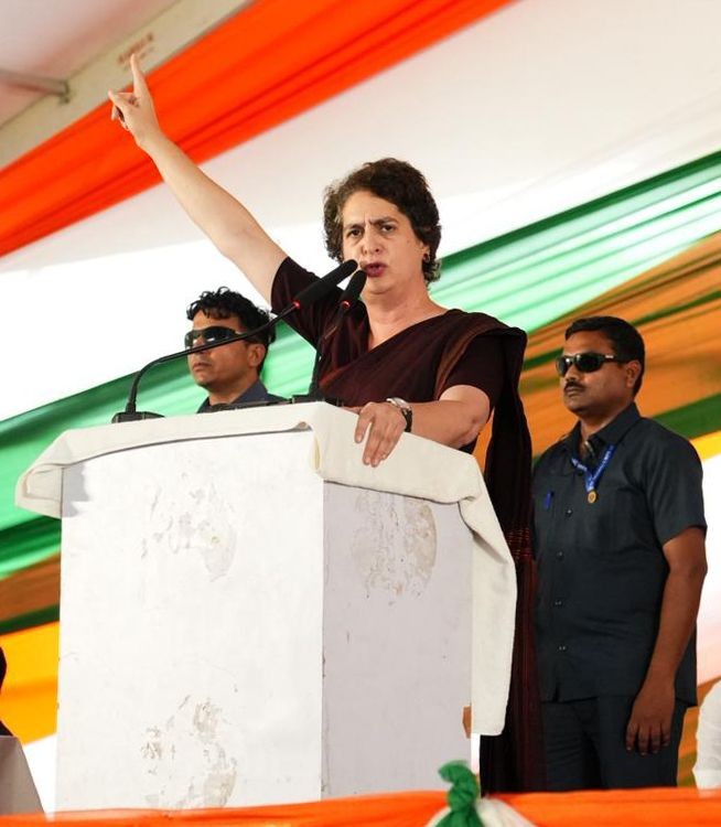 Begusarai: Congress MP Priyanka Gandhi Vadra addresses during a public meeting in support of party candidate from the Bachhwara Assembly constituency, Shiv Prakash Garib Das, ahead of Bihar Assembly elections, in Begusarai district, Friday, October 31, 2025. (IANS)