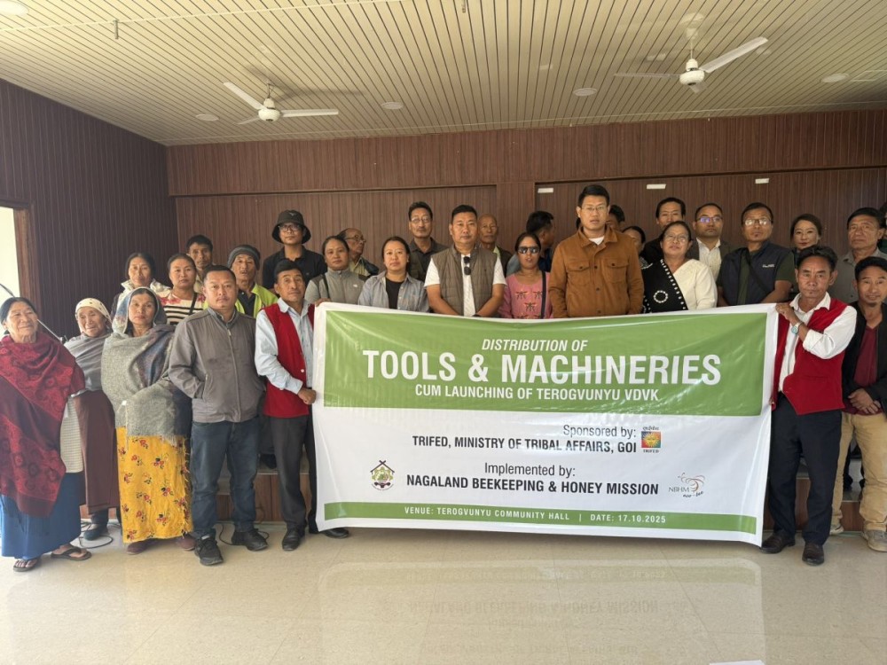 Nagaland Beekeeping and Honey Mission chairman Obed Quinker with participants during the launch of VDVK, along with the distribution of tools and machinery at Terogvunyu village on November 17.