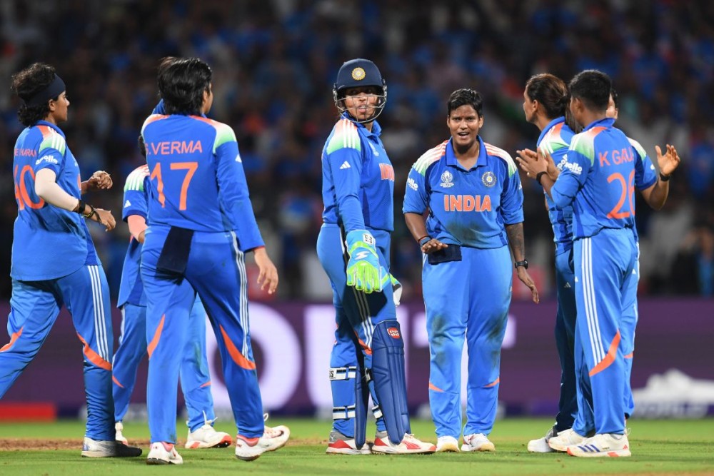 Navi Mumbai: Indian players celebrate the dismissal of South Africa's Annerie Dercksen during the ICC Women’s World Cup final match between India Women and South Africa Women at DY Patil Stadium in Navi Mumbai on Sunday, November 2, 2025. (Photo: IANS)