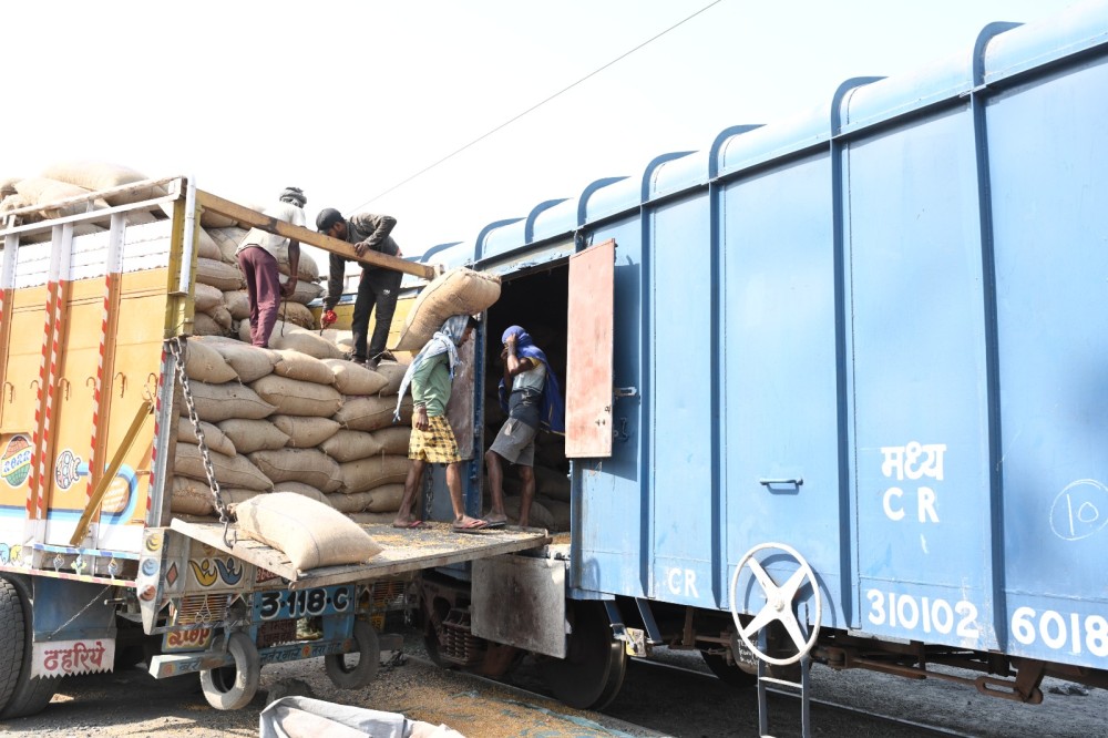 Workers load goods onto a train wagon under the NFR. As per the NFR, the zone recorded a 3.9% growth in freight loading during the current financial year up to October 2025. (Photo Courtesy: CPRO NFR)