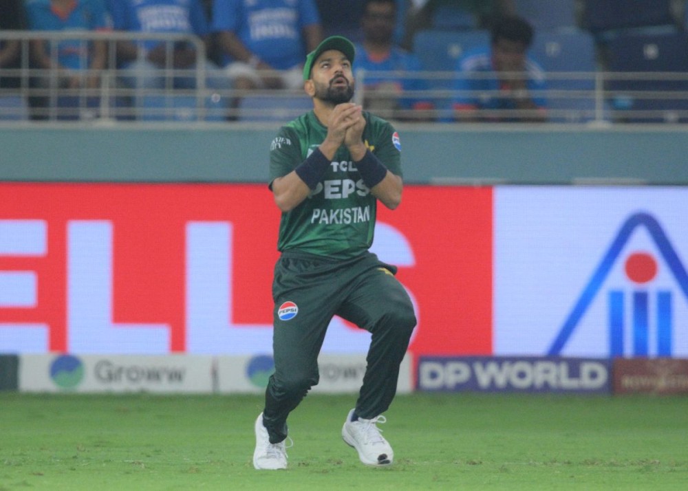 Dubai: Pakistan’s Haris Rauf takes a catch to dismiss India’s Abhishek Sharma during the Asia Cup 2025 final match between India and Pakistan at Dubai International Cricket Stadium, in Dubai on Sunday, September 28, 2025. (Photo: IANS/Biplab Banerjee)