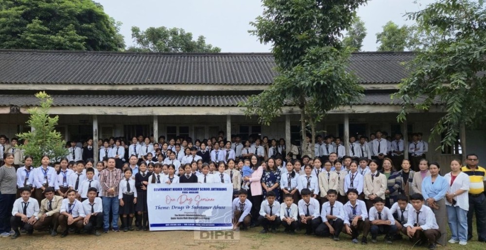 Students and staff Government Higher Secondary School, Ahthibung with others during the seminar on “Drug & Substance Abuse at GHSS Ahthibung on November 4. (DIPR Photo)