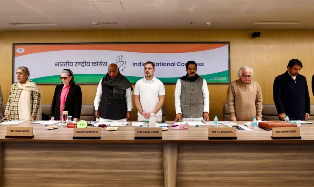 Congress President Mallikarjun Kharge, LoP in the Lok Sabha and party leader Rahul Gandhi, Congress Parliamentary Party (CPP) Chairperson Sonia Gandhi, AICC General Secretary (Organization) KC Venugopal, Congress leader Ambika Soni, Congress MP Jairam Ramesh, attend a Congress Working Committee (CWC) meeting at Indira Bhawan, the party headquarters, in New Delhi, Saturday, December 27, 2025. (IANS/X/INC Photo)