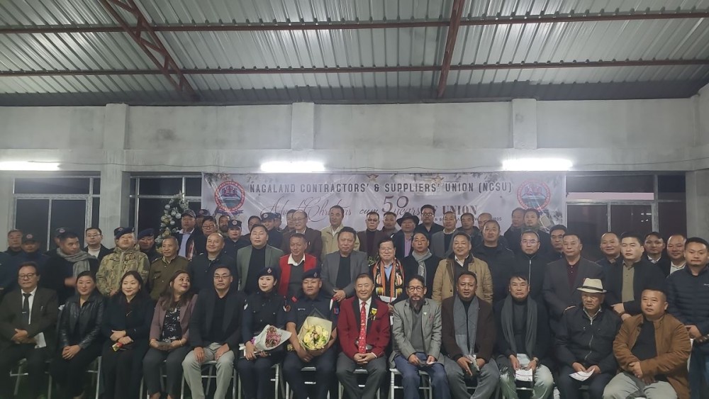 NCSU, police officials, Rev Velavoyi Keyho with the best traffic awardees on December 13. (Morung Photo)