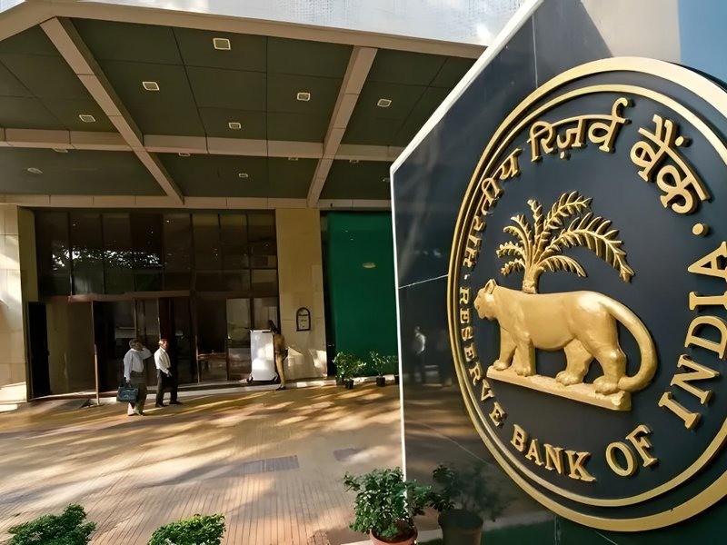 RBI announces Rs 3 trillion liquidity boost to through OMOs, forex swap (File Photo/IANS)