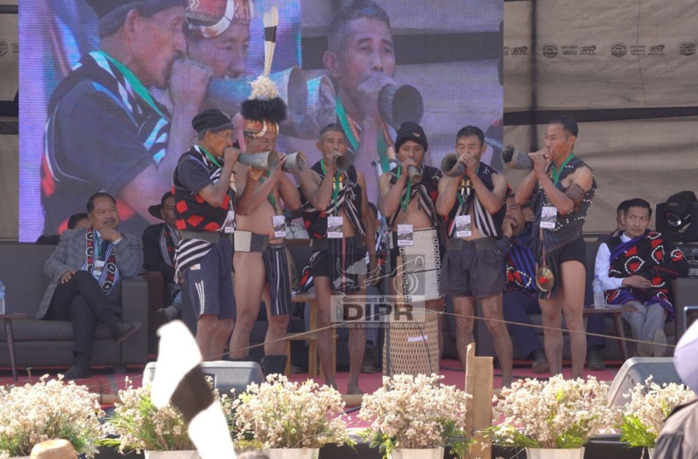 Cultural troupe of the Thang Range Public Organissation (TRPO) presents a traditional music ‘Poi-Poi Dong- Dong’ during the 5th edition of the Khaozaosie Hok-Ah-cum-Mini Hornbill Festival 2026 held at Nokhu EAC headquarters under Noklak district on January 21. (DIPR Photo)