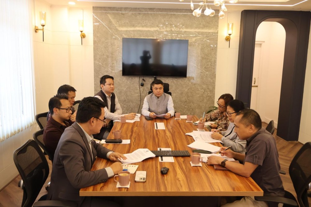 Kohima Deputy Commissioner B Henok Buchem chairs the meeting of the tripartite water supply agreement at DC’s Office Chamber in Kohima on May 26. (DIPR Photo)