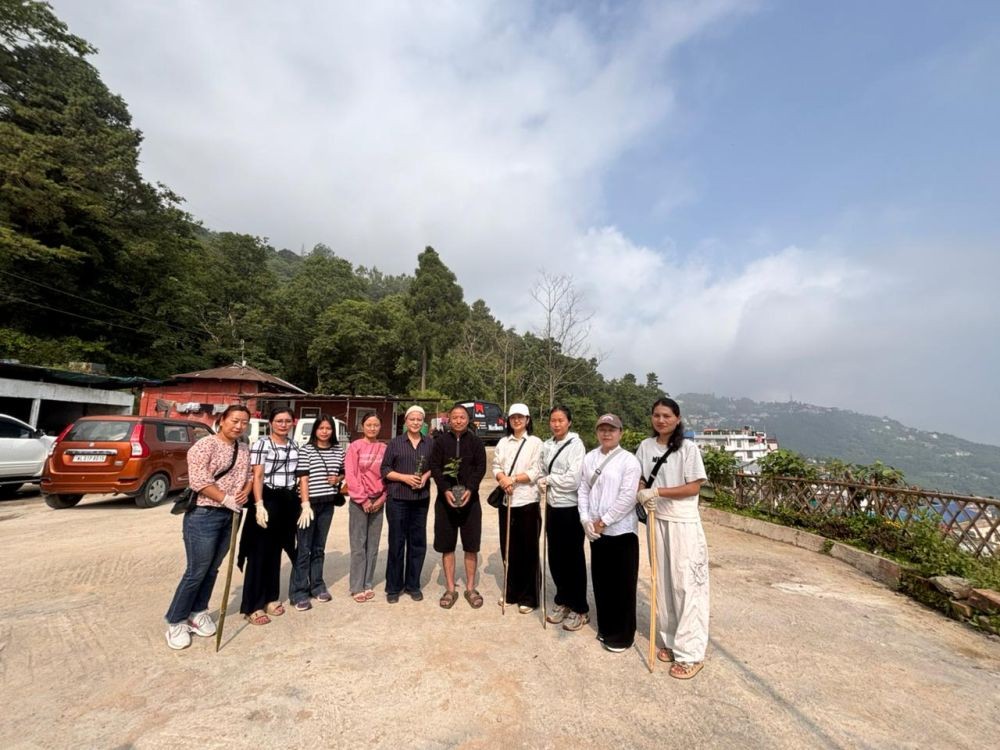KDLSA officials with Supongmeren Jamir on June 5.