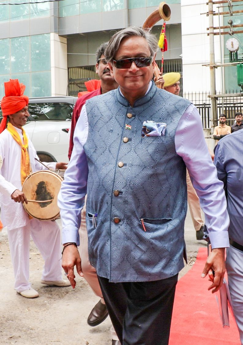 Congress MP Shashi Tharoor arrives to attend the Parliamentary Standing Committee on External Affairs in Jammu on June 22, 2026. (IANS Photo)