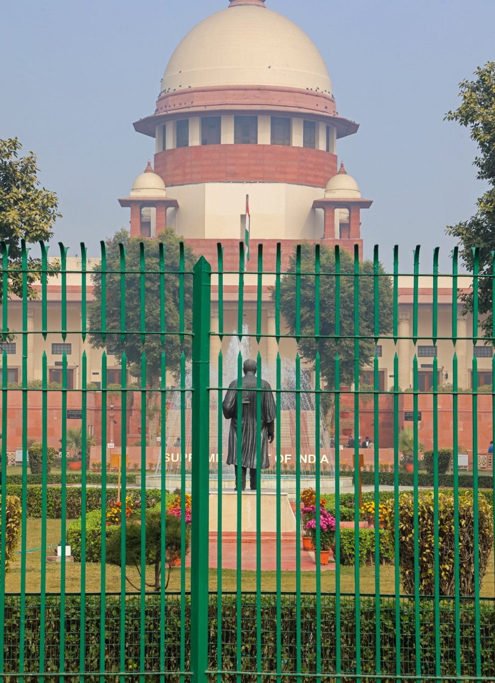 New Delhi: A striking view of the Supreme Court of India standing tall under a clear sky, in New Delhi, Monday, December 29, 2025. (Photo: IANS/Prem Nath Pandey)