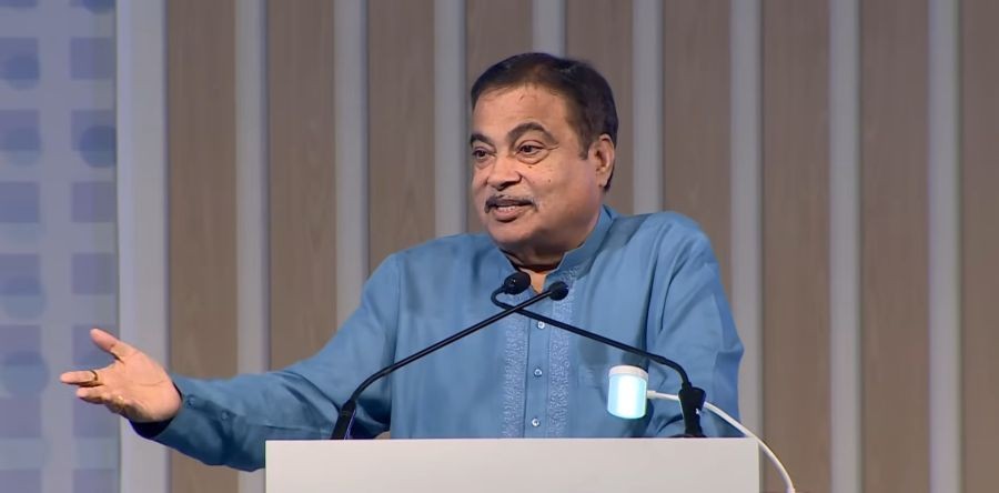 Govt working on 15 pc isobutanol blending in diesel to cut oil imports: Nitin Gadkari. (IANS Photo)