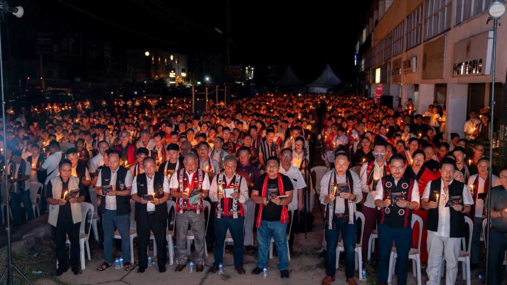 A section of the gathering during the candlelight vigil held at Super Market Dimapur, organised by Zeliangrong Public Dimapur on July 17. (Morung Photo)