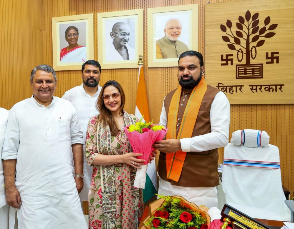 Patna: Bihar Chief Minister Samrat Choudhary felicitates Bollywood actress Esha Deol at his official residence during her visit to Bihar in Patna on Sunday, July 19, 2026. (Photo: IANS/X/@samrat4bjp)