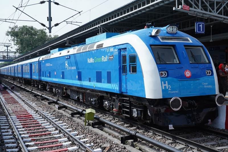 India's first indigenous hydrogen fuel cell train kickstarts 'new era' of zero-emission rail transport (Image: PIB)