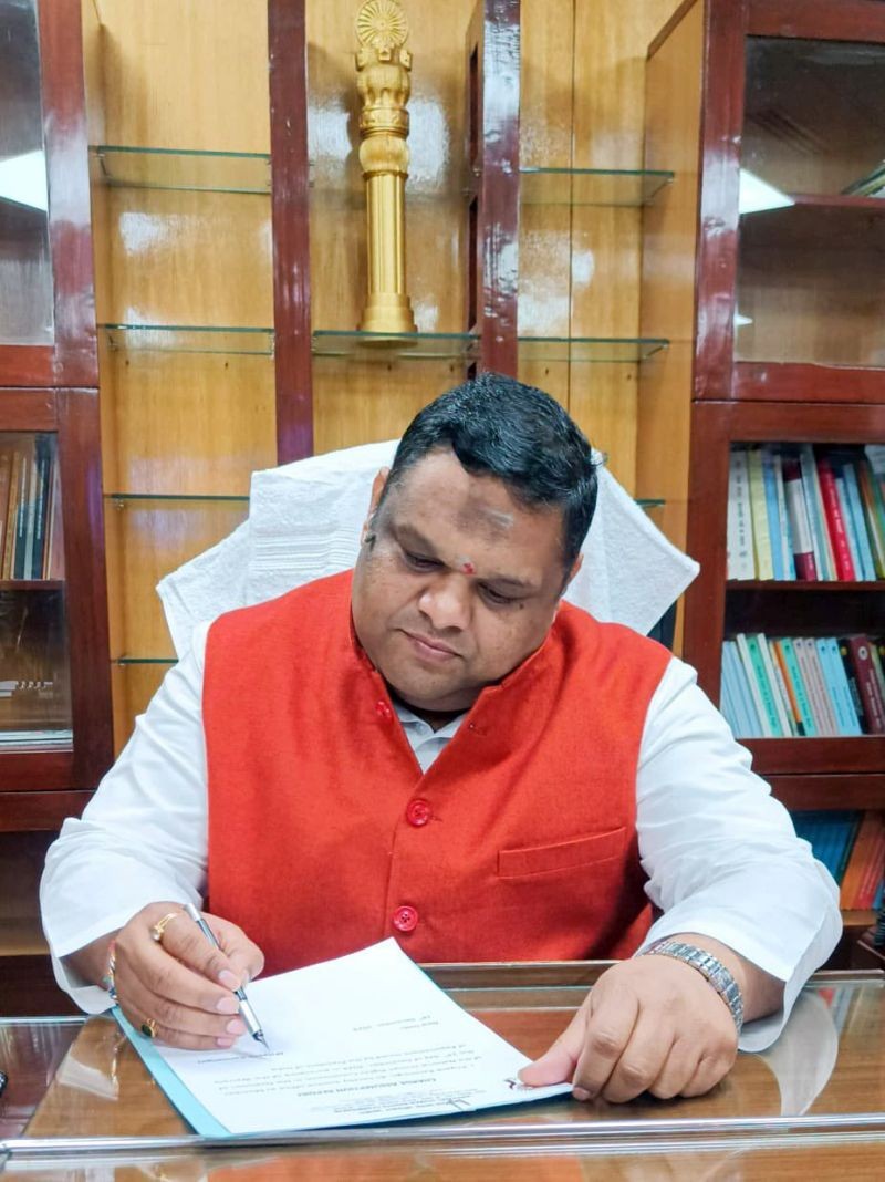 Priyank Kanoongo assumes responsibility as a Member of the National Human Rights Commission (NHRC) in New Delhi on December 24, 2024. (IANS File Photo)