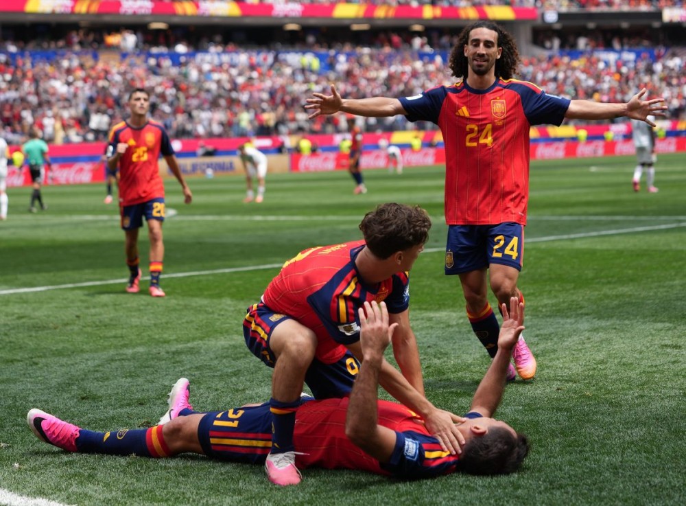 Los Angeles: Mikel Oyarzabal (down) of Spain celebrates with teammates after scoring during the round of 32 match between Spain and Austria at the 2026 FIFA World Cup at Los Angeles Stadium in Los Angeles, the United States, July 2, 2026. (Photo: Xinhua via IANS)