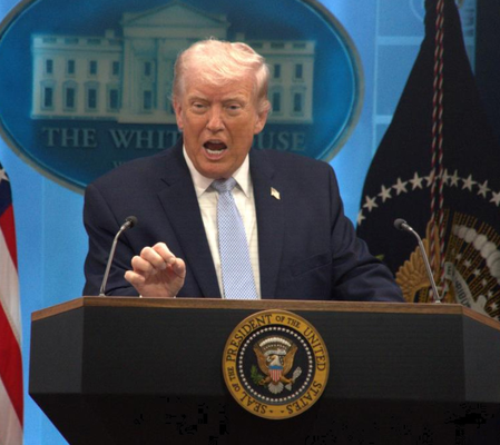 Trump opens Hormuz, blocks Iran cargo. (IANS Photo)
