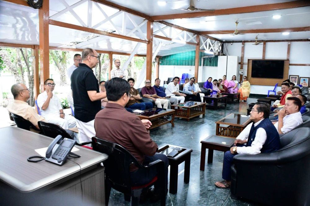 Manipur CM urges Meiteis to play role of 'big brother' to end ethnic conflict in state. (Photo source: CMO officials)