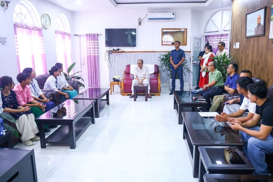 Manipur CM assures students of Assembly discussion on NRC implementation. (IANS Photo)