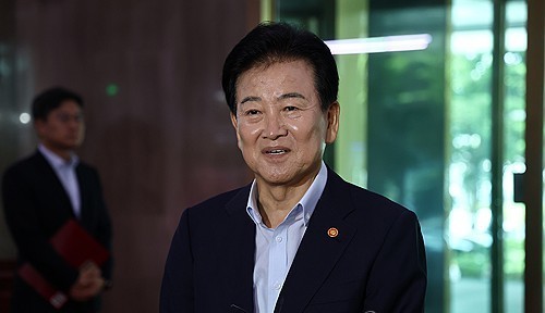 Unification Minister Chung Dong-young is seen in this photo taken on Aug. 6, 2026, at the government complex in Seoul. (Yonhap/IANS Photo)