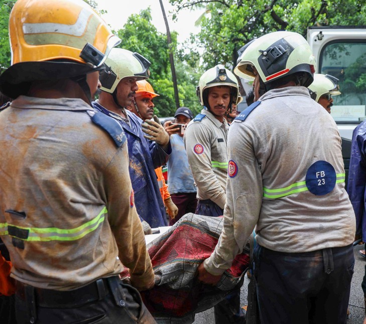 7 killed as landslide strikes residential building in Mumbai, CM Fadnavis expresses grief (Photo: IANS)