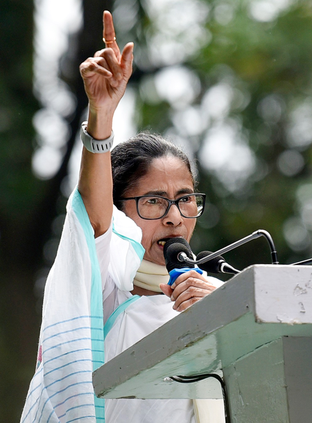 ECI allots new names, symbols to rival Trinamool factions (File photo)